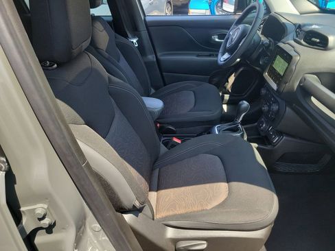 Used 2023 Jeep Renegade Latitude AWD/4WD image 19