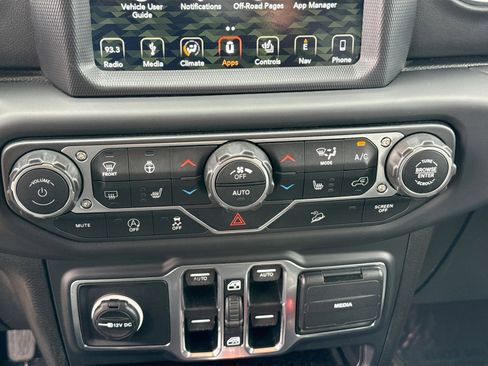 Used 2019 Jeep Wrangler Unlimited Sahara w/ Dual Top Group image 31