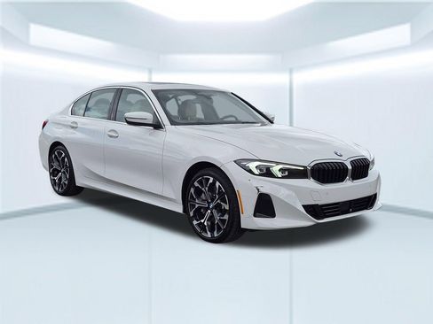 Used 2025 BMW 330i Sedan w/ Premium Package RWD image 7