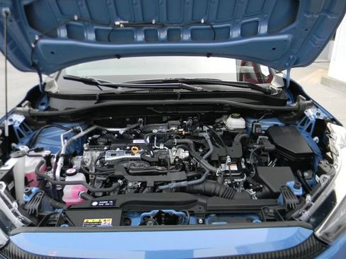 Used 2026 Toyota Corolla Cross AWD Hybrid w/ Moonroof Package image 7