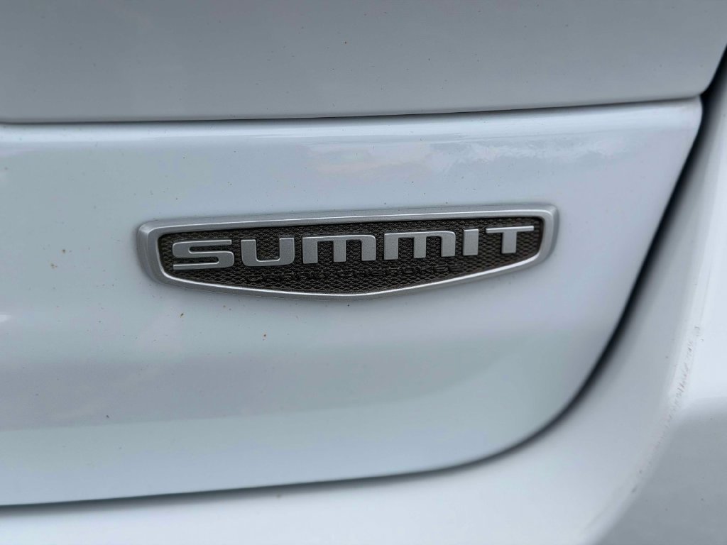 Used 2025 Jeep Grand Cherokee Summit AWD/4WD image 12