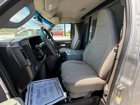 Used 2019 Chevrolet Express 2500 w/ Driver Convenience Package RWD image 8