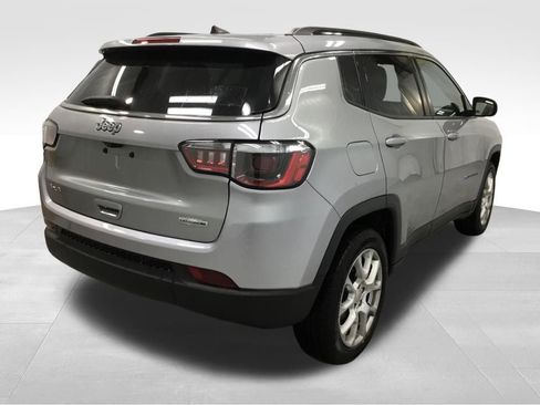 Used 2022 Jeep Compass Latitude w/ Sun and Sound Group image 15