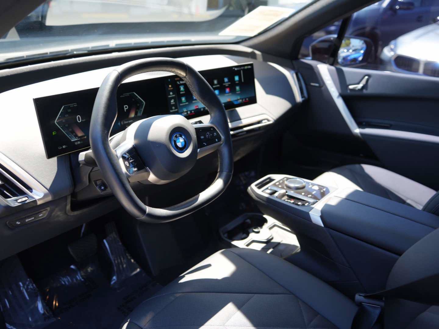 Used 2024 BMW iX xDrive50 w/ Sport Package AWD/4WD image 13