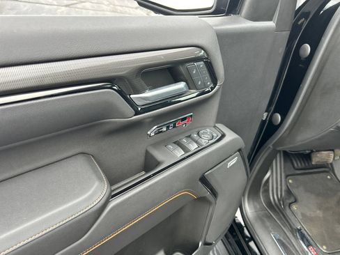 Certified 2023 GMC Sierra 1500 AT4 w/ AT4 Preferred Package AWD/4WD image 17