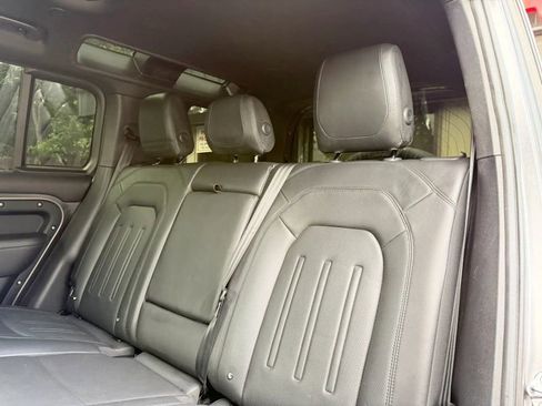 Used 2022 Land Rover Defender 110 XS Edition AWD/4WD image 17