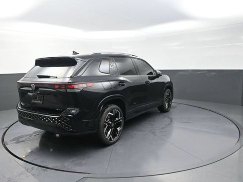 Used 2026 Volkswagen Tiguan SEL R-Line AWD/4WD image 3