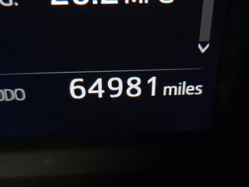 Used 2018 Toyota RAV4 XLE AWD/4WD image 17