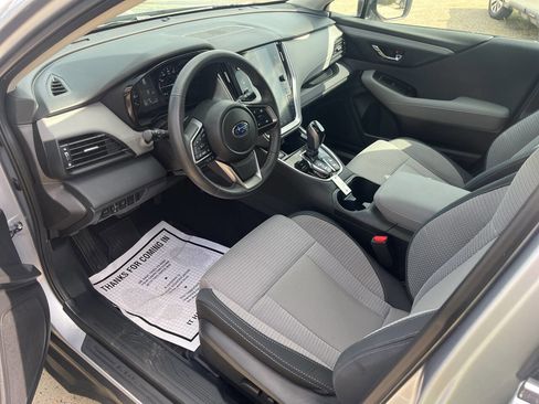 Used 2025 Subaru Outback Premium AWD/4WD image 7