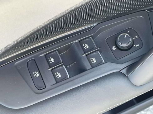 New 2026 Volkswagen Tiguan SE R-Line FWD image 17