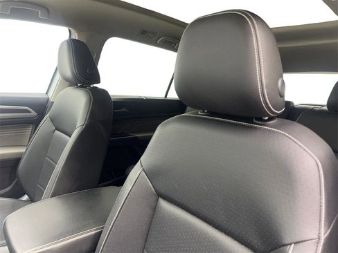 Used 2023 Volkswagen Atlas SE w/ Panoramic Sunroof Package image 23