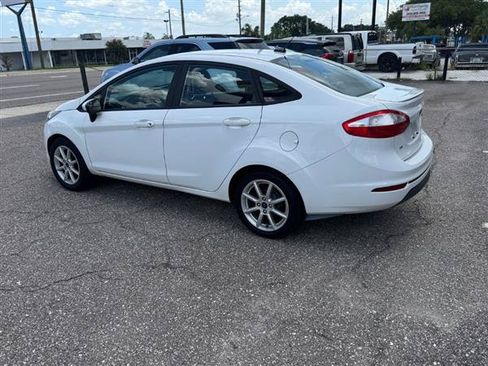 Used 2019 Ford Fiesta SE w/ Equipment Group 201A FWD image 2