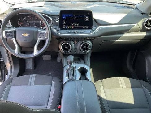 Used 2023 Chevrolet Blazer LT w/ Convenience Package FWD image 4