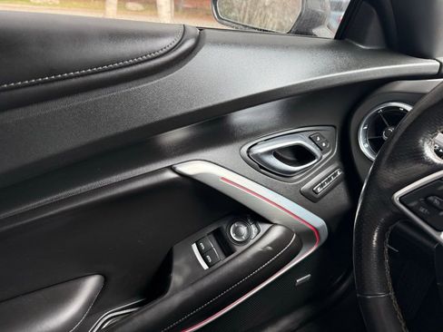 Used 2019 Chevrolet Camaro SS image 17