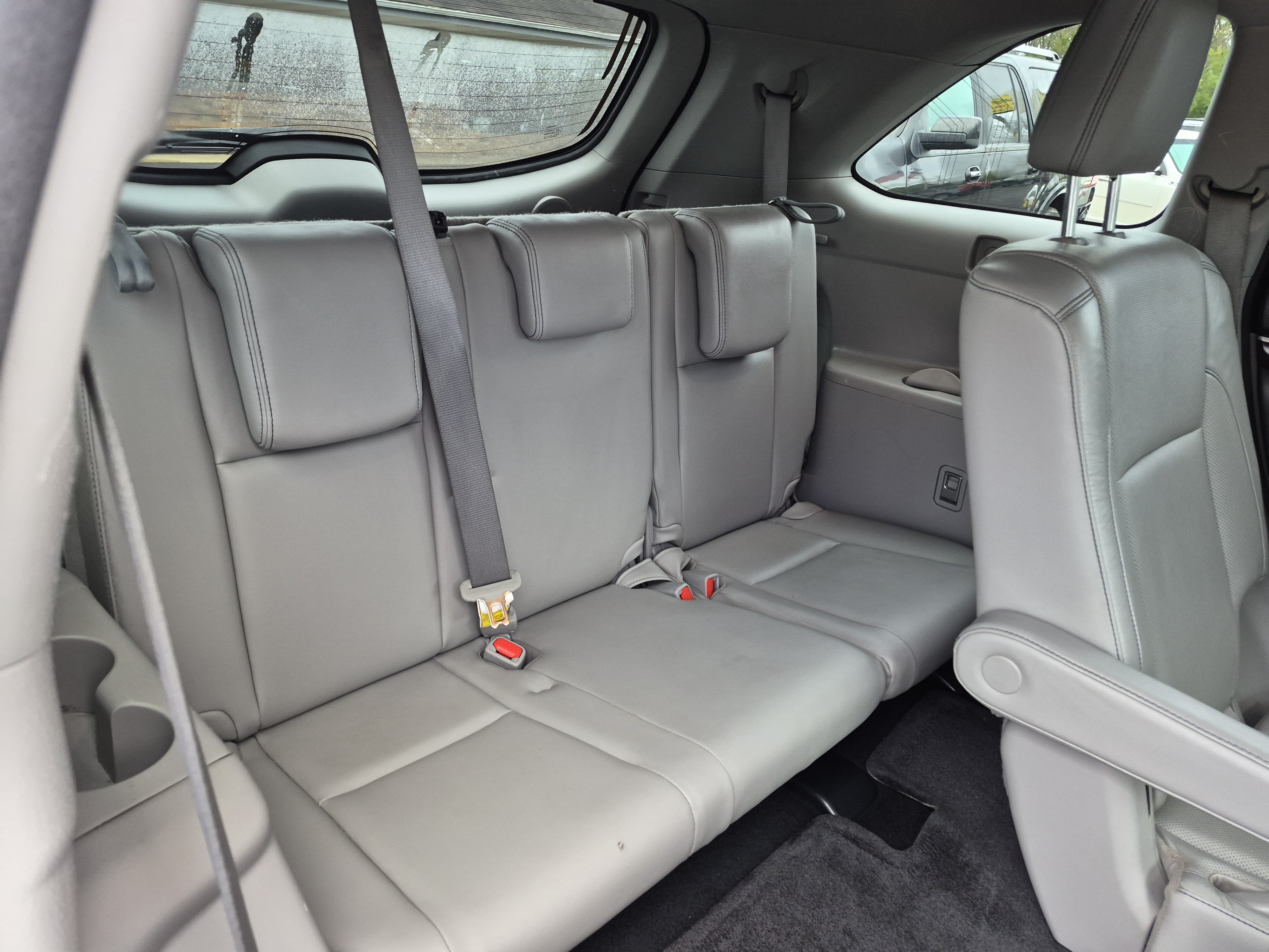 Used 2014 Toyota Highlander Limited w/ Preferred Accessory Package AWD/4WD image 12