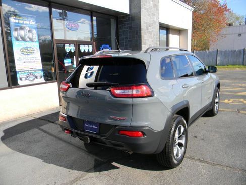 Used 2014 Jeep Cherokee Trailhawk w/ Comfort/Convenience Group AWD/4WD image 6