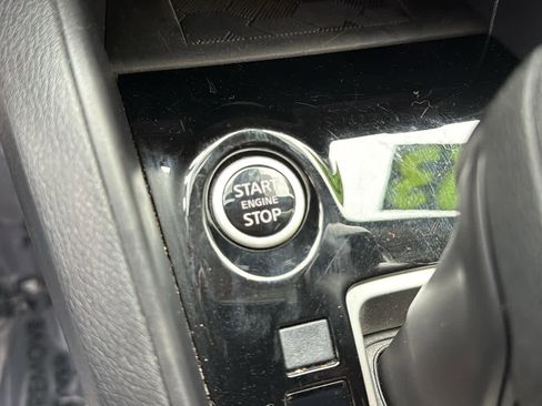 Used 2023 Nissan Versa SV image 18