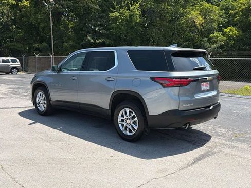 Used 2023 Chevrolet Traverse LS w/ Safety Package FWD image 5