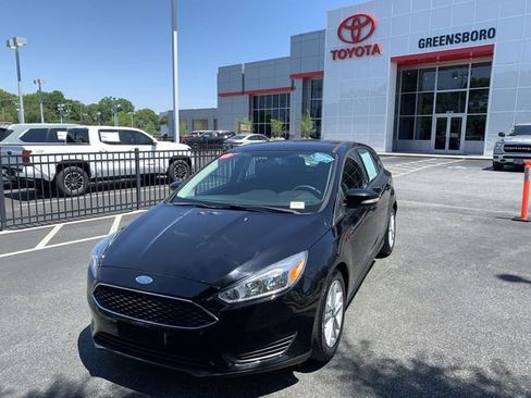 Used 2016 Ford Focus SE FWD image 1