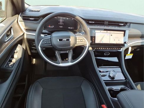 New 2026 Jeep Grand Cherokee 4WD image 13