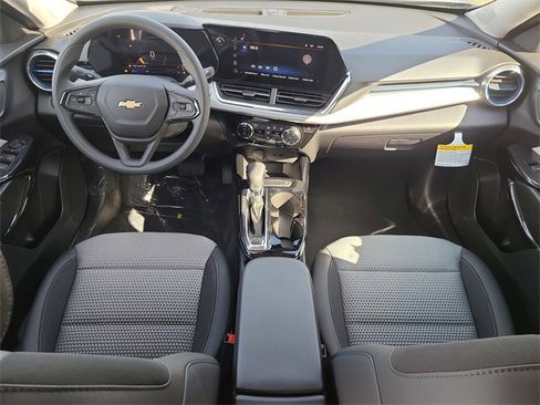 New 2026 Chevrolet Trax LT image 17