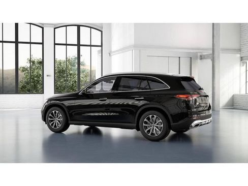 Used 2026 Mercedes-Benz GLC 300 4MATIC image 31