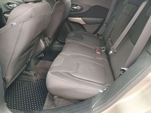 Used 2017 Jeep Cherokee Latitude w/ Safety/Convenience Group image 16