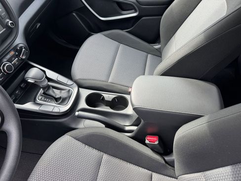 Used 2025 Kia Soul LX w/ LX Technology Package image 39