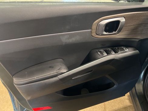 Certified 2023 Kia Sorento S image 7