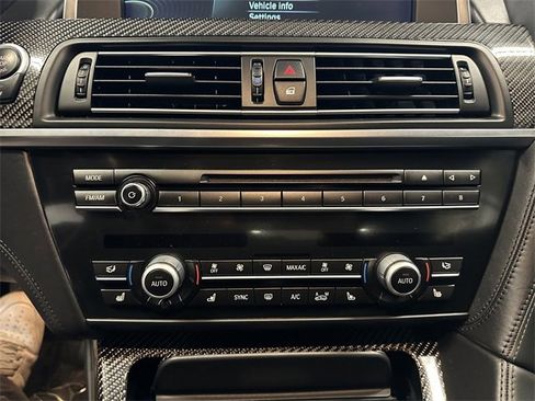 Used 2015 BMW M6 Convertible image 21