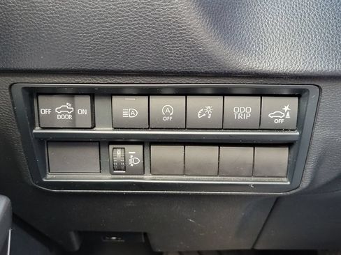 Used 2023 Toyota Tundra SR5 w/ SR5 Convenience Package AWD/4WD image 25