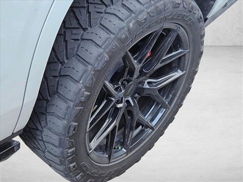 Used 2023 Cadillac Escalade Sport Platinum w/ LPO, ONYX Package image 11