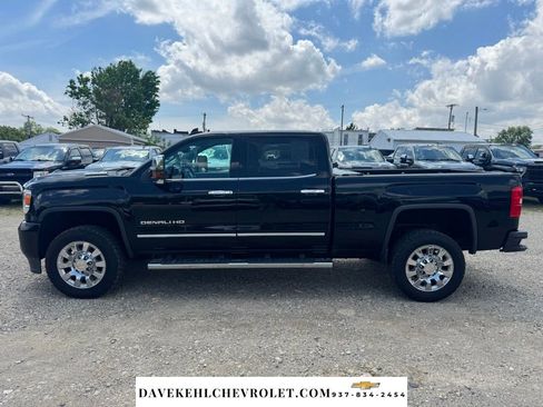Used 2018 GMC Sierra 2500 Denali w/ Duramax Plus Package AWD/4WD image 2
