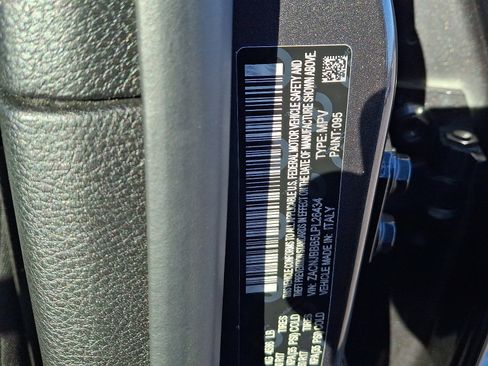 Used 2020 Jeep Renegade Latitude w/ Cold Weather Group image 26