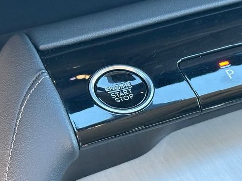 New 2025 Lincoln Navigator Reserve AWD/4WD image 11