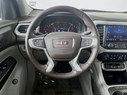 Used 2023 GMC Acadia SLT image 11
