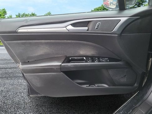 Used 2013 Ford Fusion SE image 19