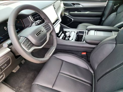New 2026 Jeep Grand Wagoneer Limited AWD/4WD image 7