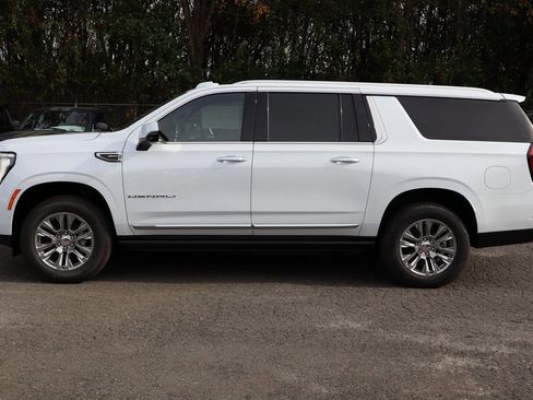 New 2026 GMC Yukon XL Denali w/ Sun & Power Step Package image 5