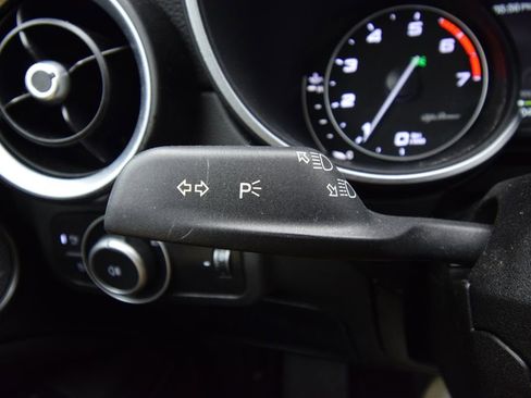 Used 2019 Alfa Romeo Stelvio Ti image 37