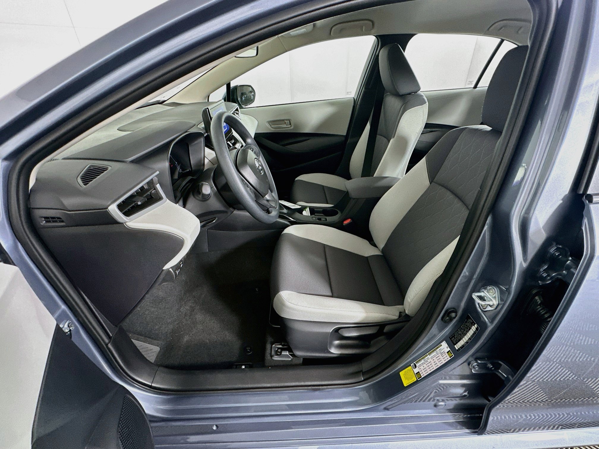 Used 2026 Toyota Corolla LE w/ LE Premium Package FWD image 13
