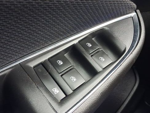 Used 2019 Chevrolet Cruze LT w/ Convenience Package FWD image 13