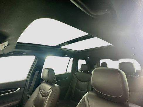 Used 2022 Cadillac XT6 Premium Luxury FWD image 26