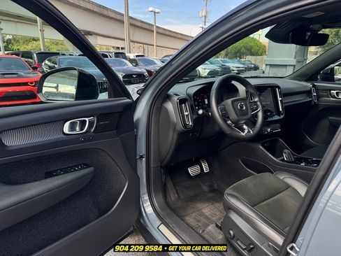 Used 2022 Volvo XC40 T5 R-Design w/ Climate Package AWD/4WD image 22