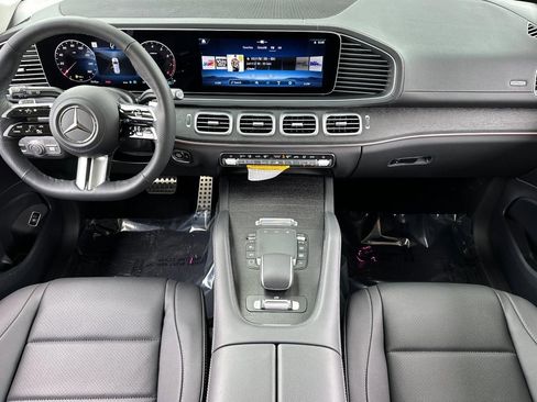 New 2026 Mercedes-Benz GLS 450 4MATIC image 15