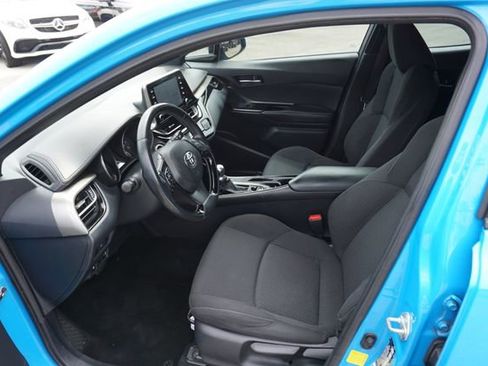 Used 2019 Toyota C-HR XLE FWD image 16