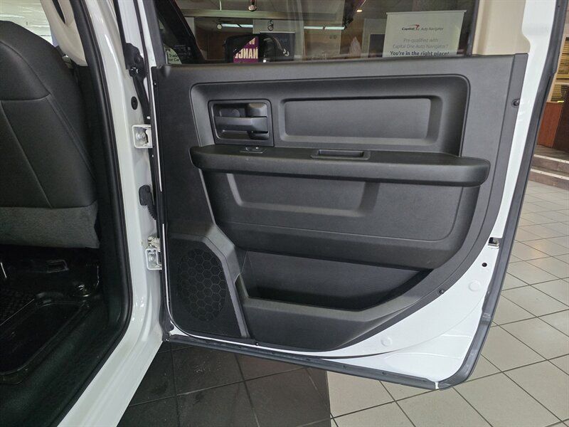 Used 2019 RAM 1500 Tradesman w/ Chrome Appearance Group AWD/4WD image 16