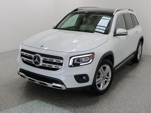 Used 2022 Mercedes-Benz GLB 250 image 2