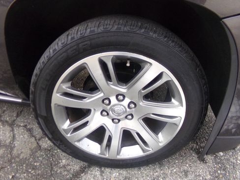 Used 2015 Cadillac Escalade ESV Premium image 18