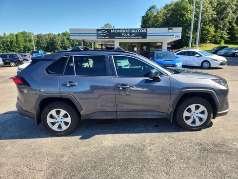 Used 2020 Toyota RAV4 LE FWD image 1